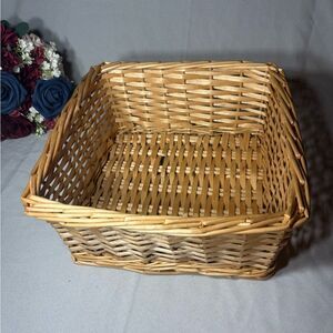 Square Wicker Basket Brown Woven Rattan Display Decor Organizer EPC